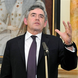 Gordon Brown praises pharmacies