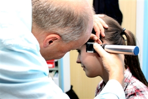 Audiologist helps woman hear again