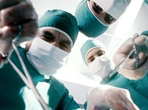 Surgeons call for changes to working hours