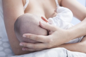 Breastfeeding after a c-section can help to reduce pain levels, according to a new study. ImageL jgaunion via iStock