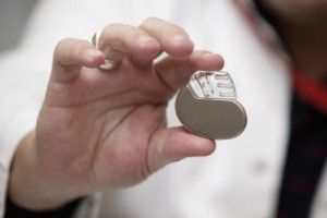 A new study has indicated that leadless pacemakers may help to reduce the number of complications faced by people with heart conditions.